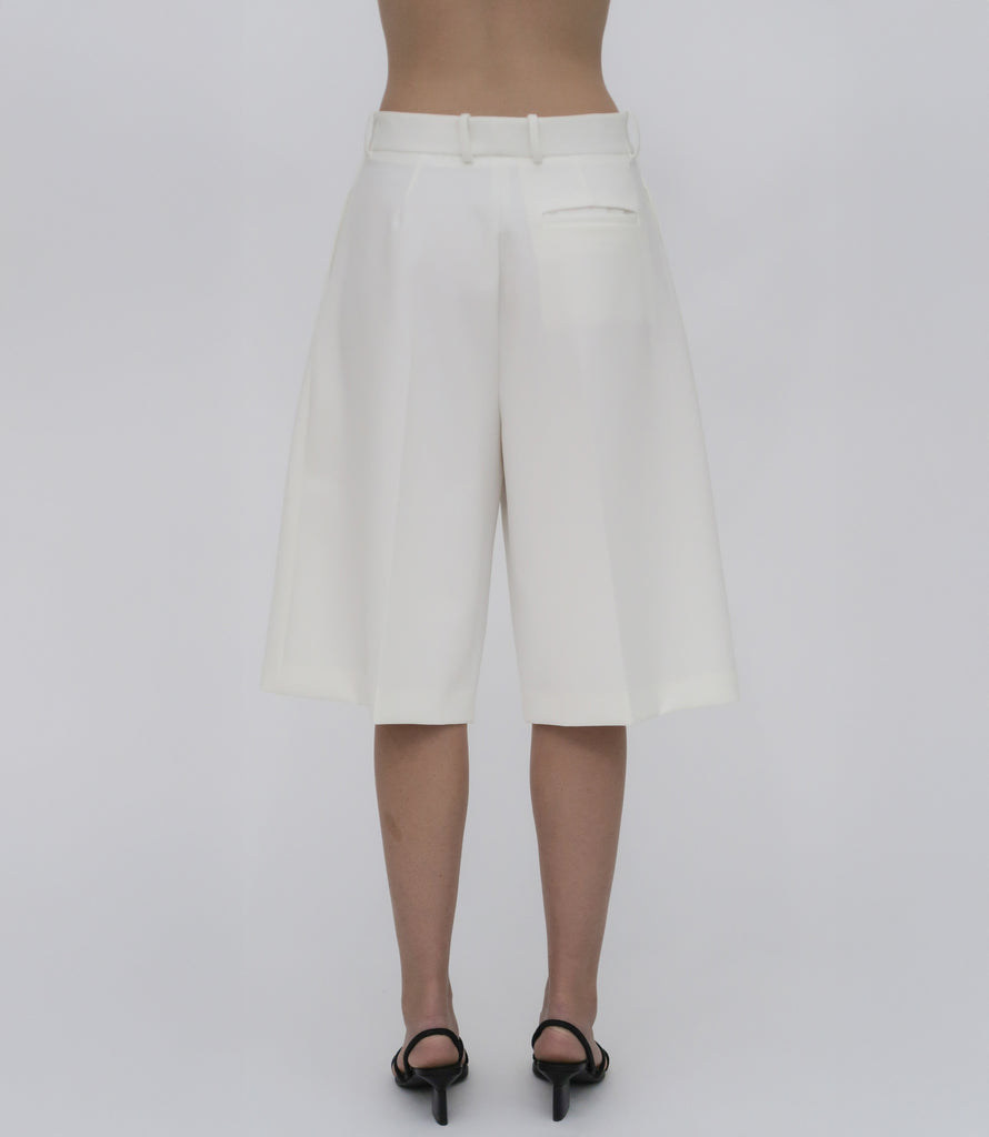 WIDE PLEAT FRONT SHORTS - TECH CADY