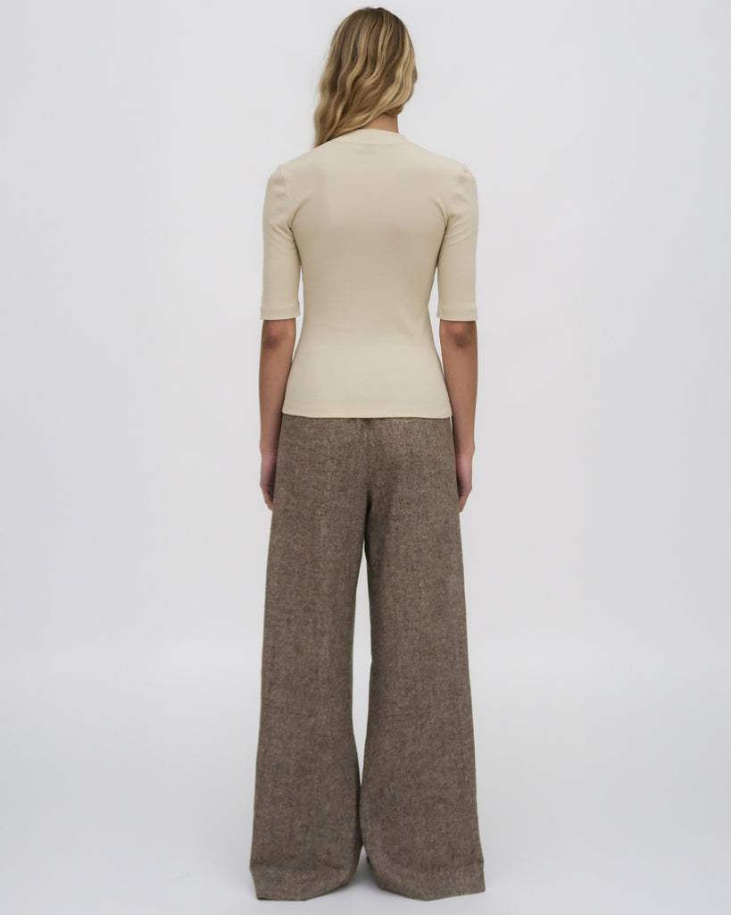 CROPPED SLEEVE T-SHIRT