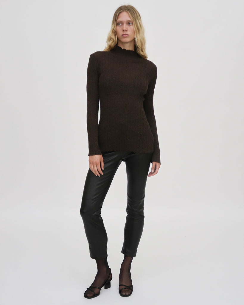 PLISSE TURTLENECK