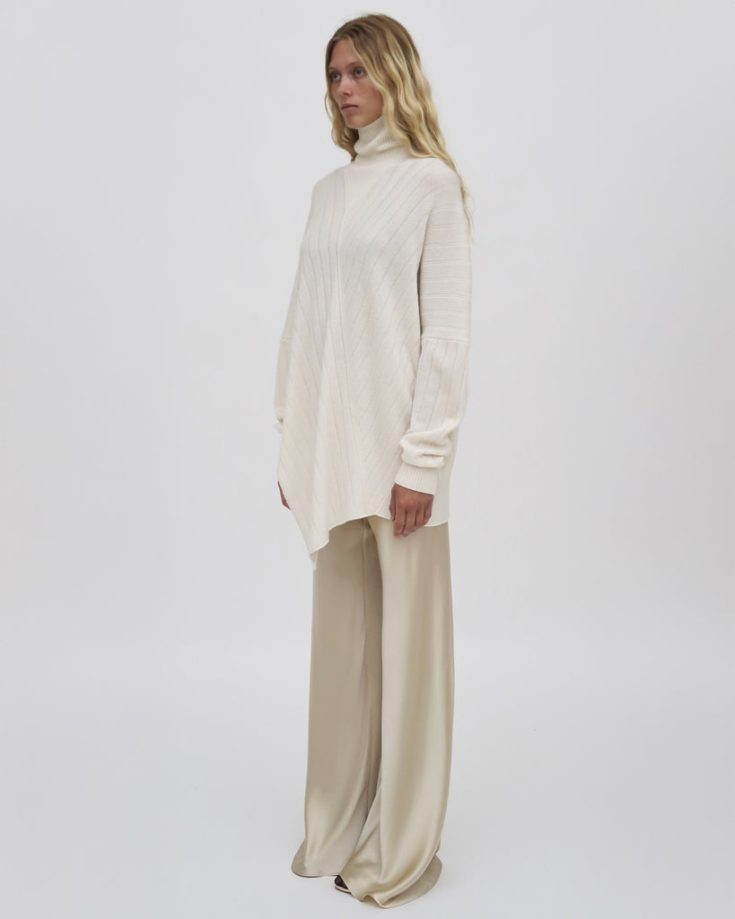 RIB PANELED TURTLENECK