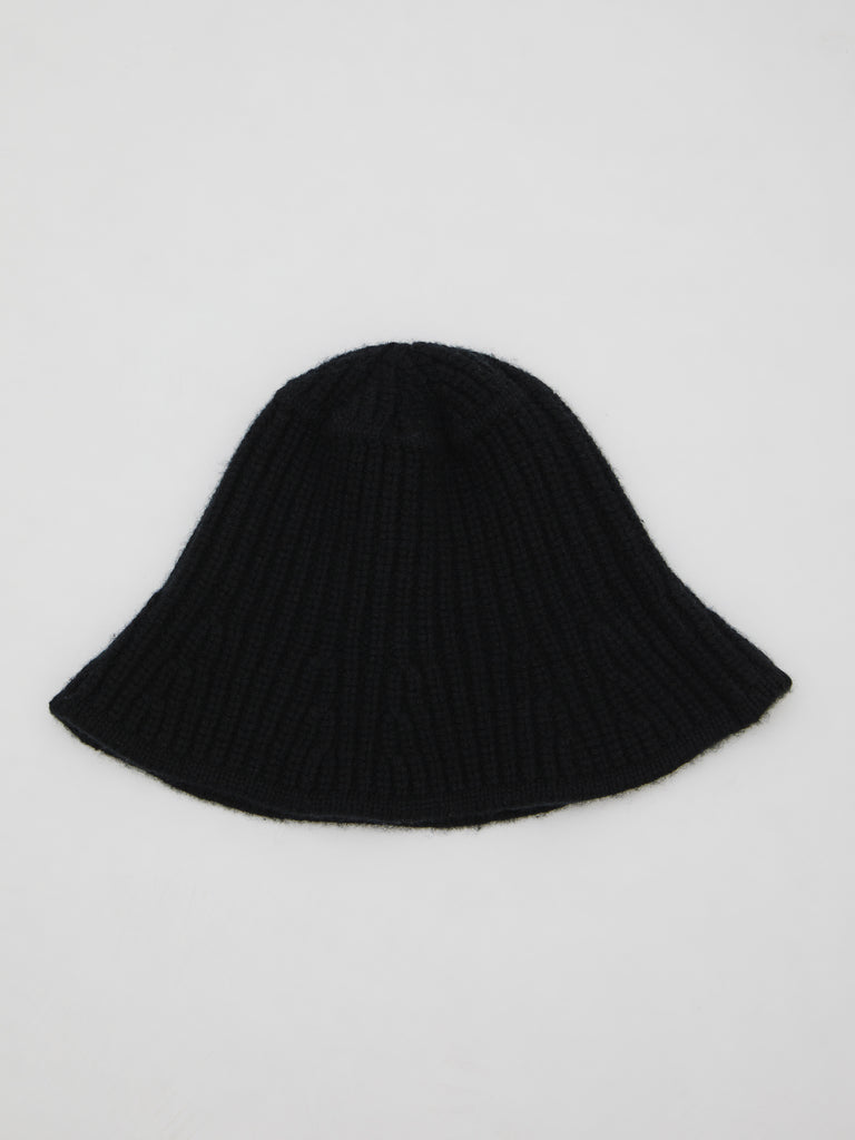 RIBBED CASHMERE BUCKET HAT